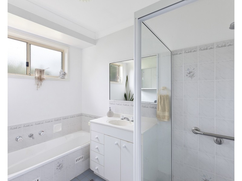 14 Churchill Crescent, Windermere Park NSW 2264