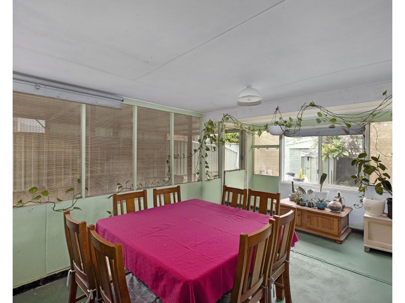 14 Churchill Crescent, Windermere Park NSW 2264