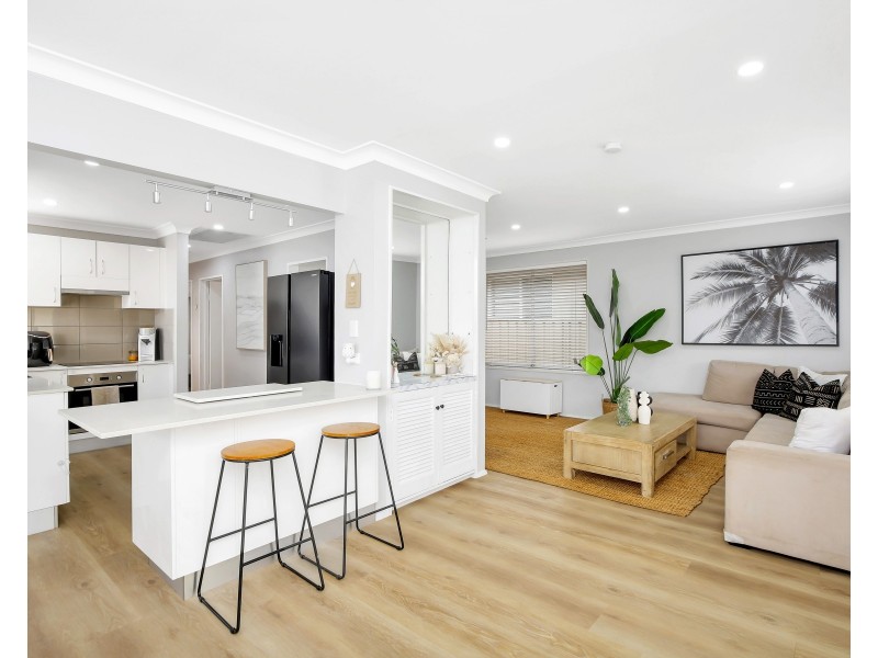 55 Orange Parade, Wyoming NSW 2250