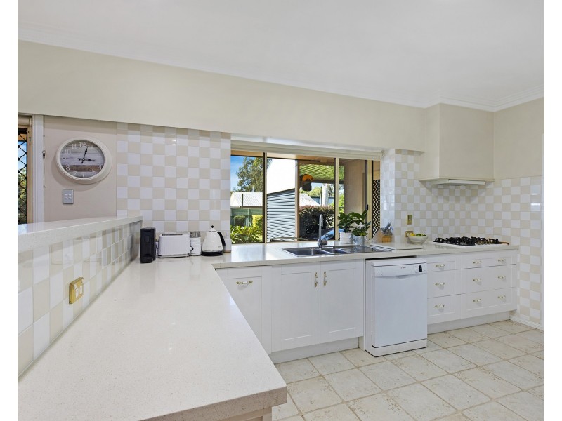 23 Ginganup Road, Summerland Point NSW 2259