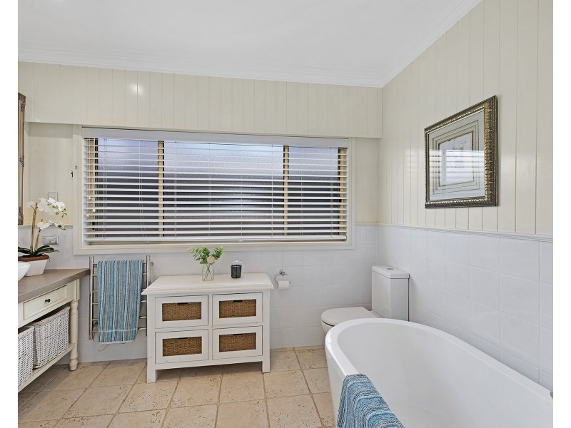23 Ginganup Road, Summerland Point NSW 2259