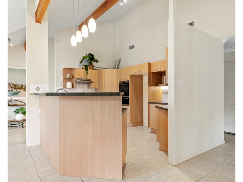 28 Jean Norman Close, Wyoming NSW 2250