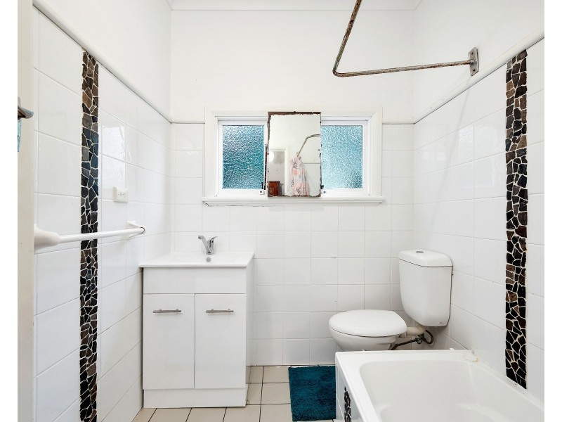 2 Nurra Road, Narara NSW 2250