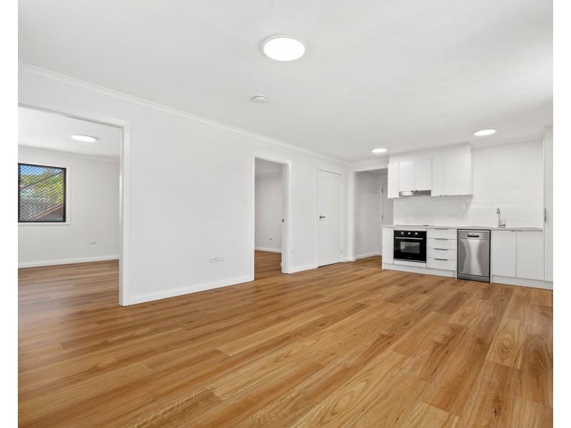 2/30 Renwick Street, Wyoming NSW 2250