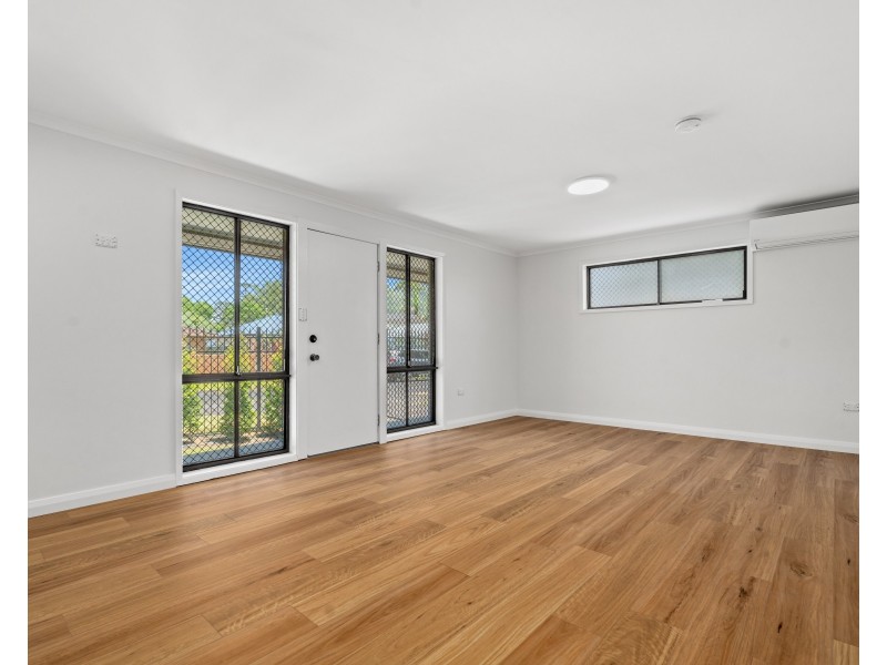 2/30 Renwick Street, Wyoming NSW 2250