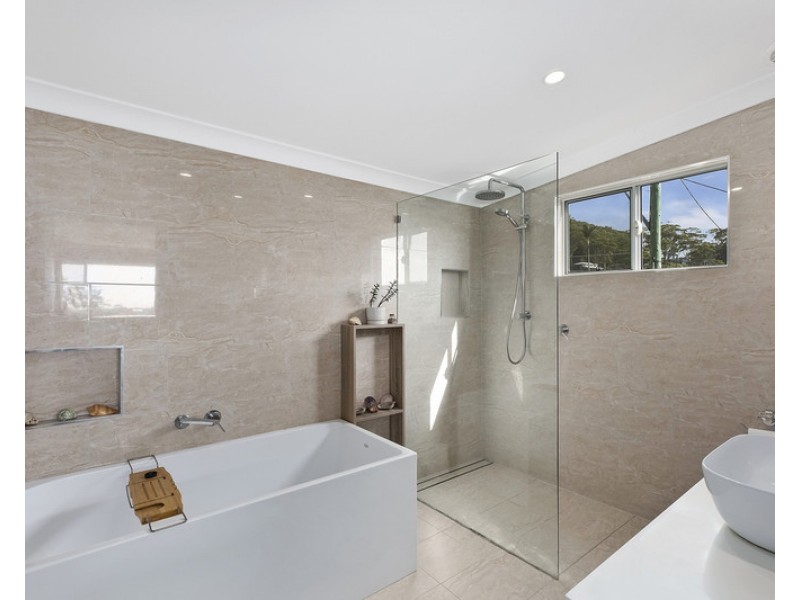 714 The Entrance Road, Wamberal NSW 2260