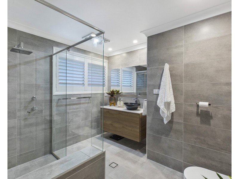 11 Eggeling Street, Erina NSW 2250