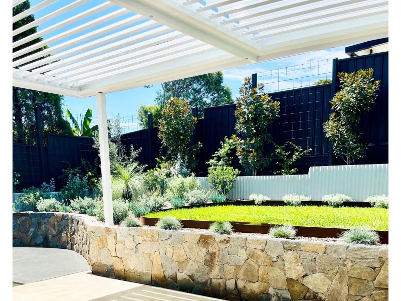 4 Greenvale Road, Green Point NSW 2251