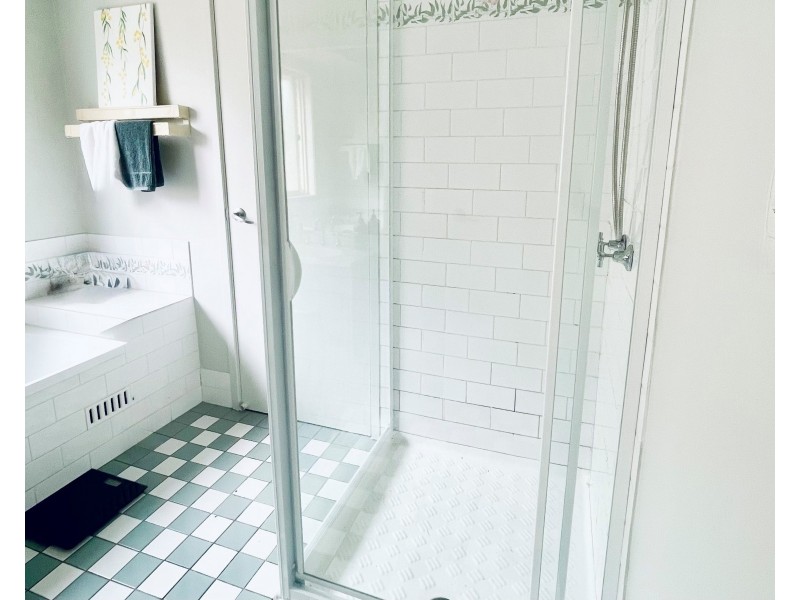 4 Greenvale Road, Green Point NSW 2251