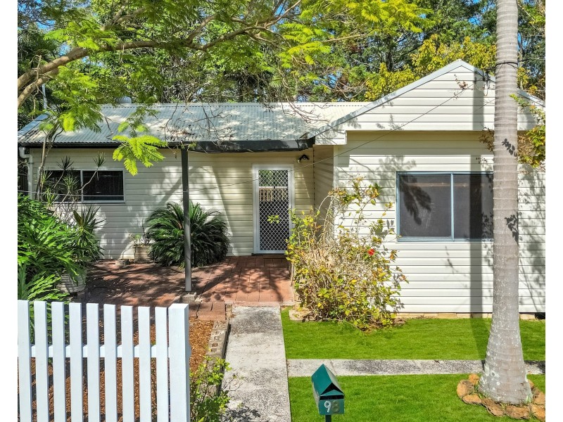98 Berrys Head Road, Wyoming NSW 2250