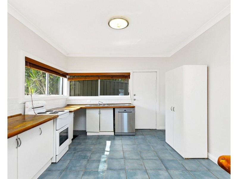 98 Berrys Head Road, Wyoming NSW 2250