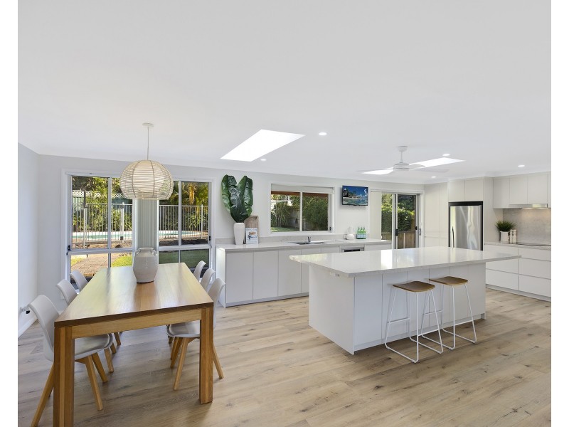 12 Loxton Avenue, Wamberal NSW 2260