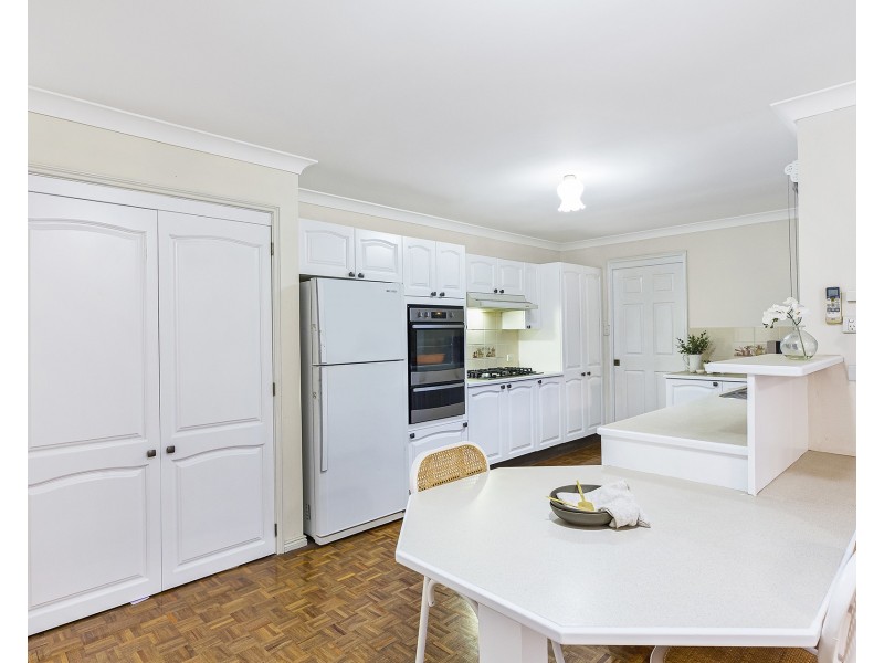 9 Stephen Close, Green Point NSW 2251