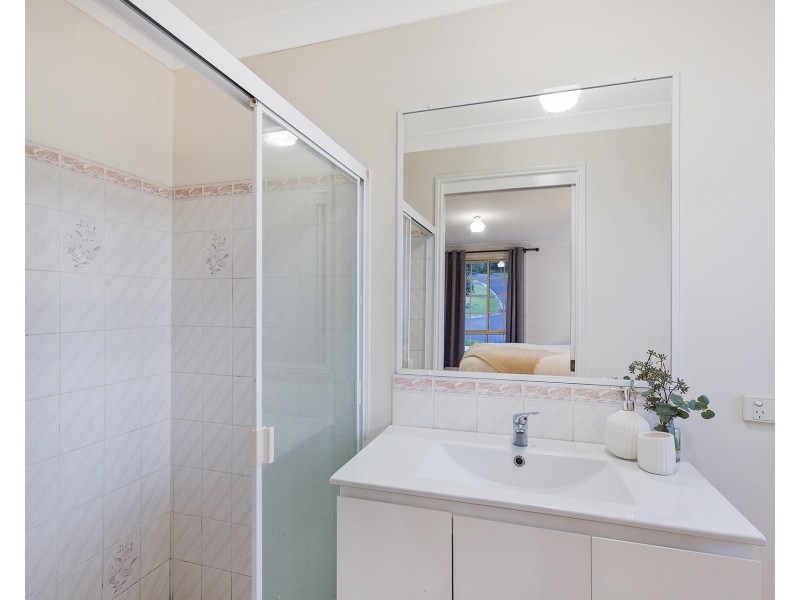 9 Stephen Close, Green Point NSW 2251