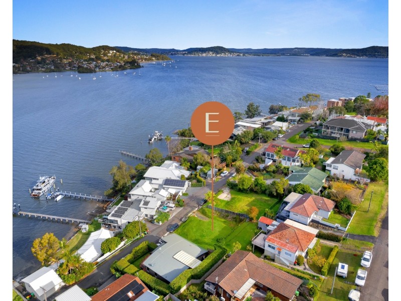 18 Wharf Street, East Gosford NSW 2250