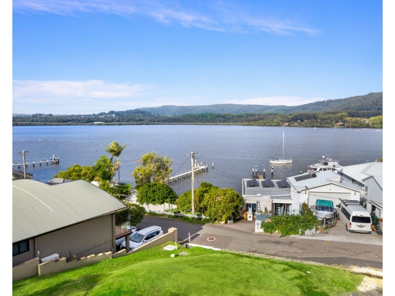 18 Wharf Street, East Gosford NSW 2250