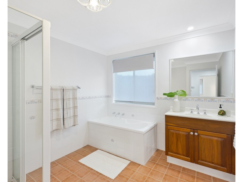 1 Tallowood Crescent, Erina NSW 2250