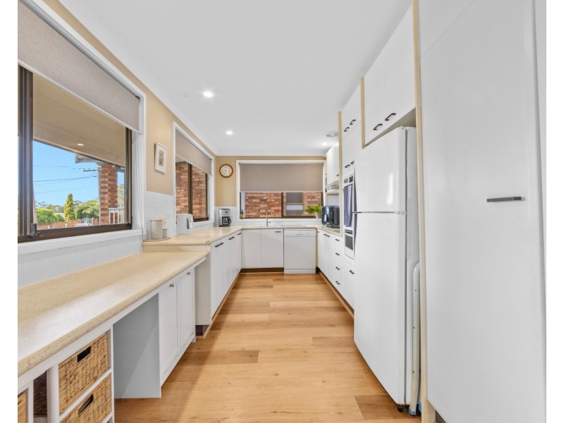 28 Jeannie Crescent, Berkeley Vale NSW 2261