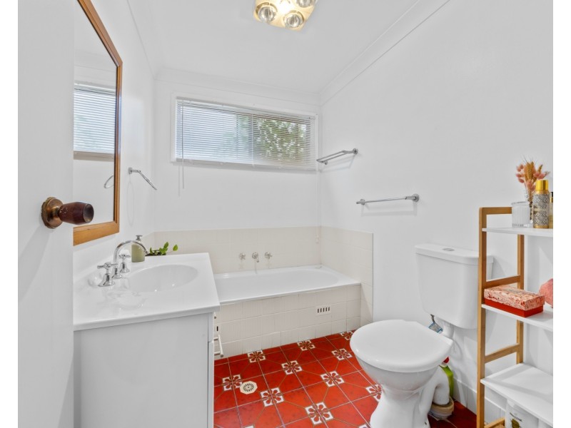 28 Jeannie Crescent, Berkeley Vale NSW 2261