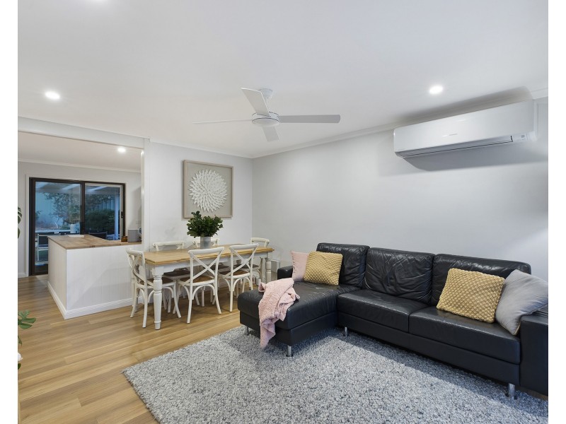 2 Lancaster Parade, Bateau Bay NSW 2261