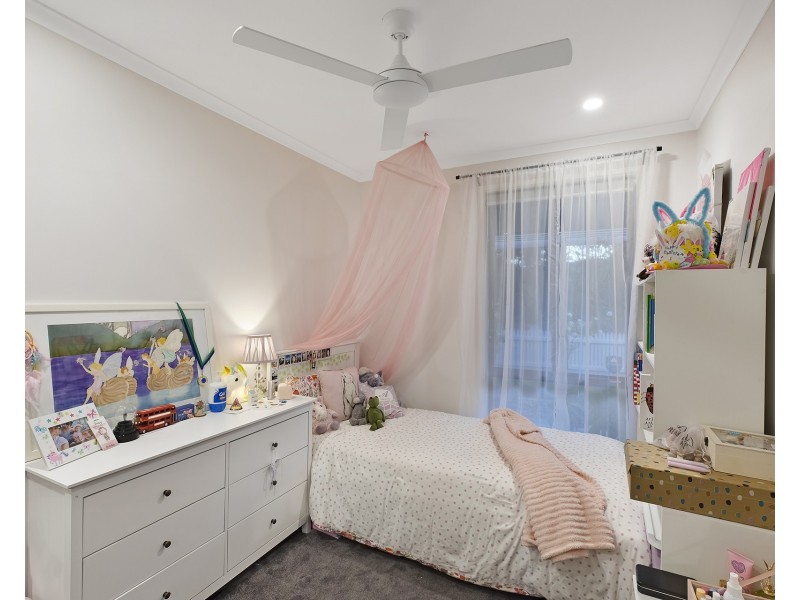 2 Lancaster Parade, Bateau Bay NSW 2261