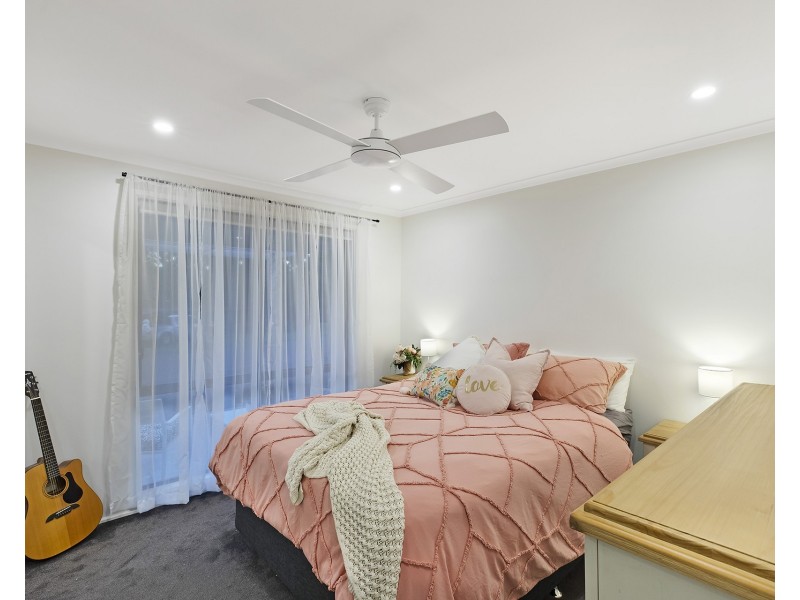 2 Lancaster Parade, Bateau Bay NSW 2261