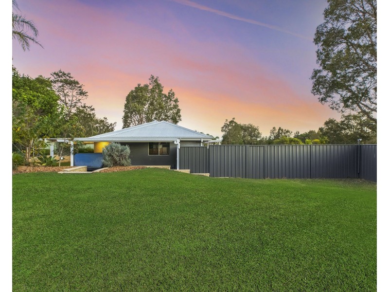 2 Lancaster Parade, Bateau Bay NSW 2261