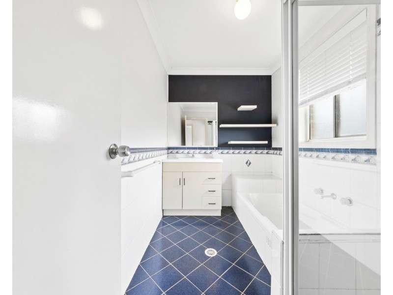 2/24 Melbourne Street, East Gosford NSW 2250