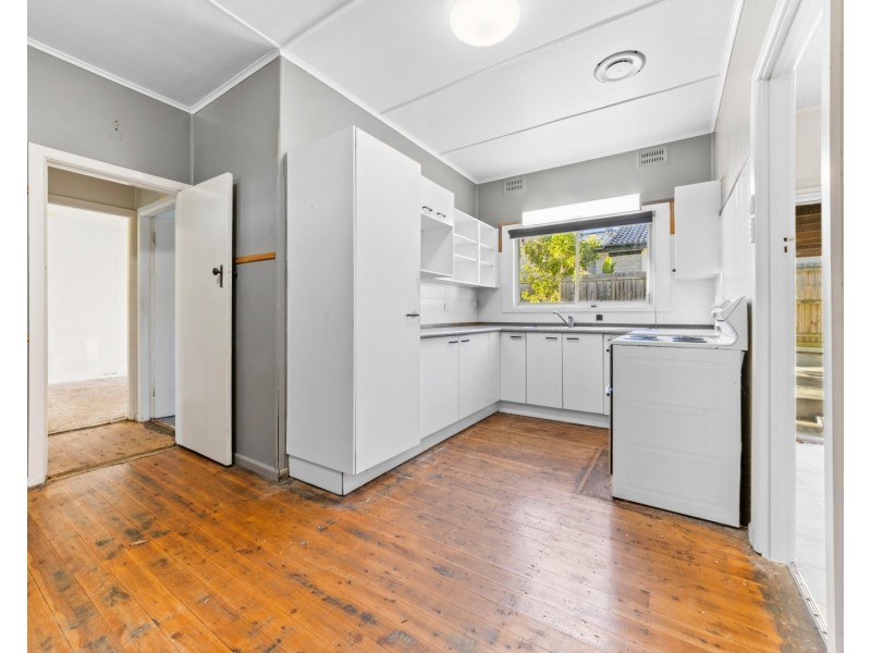 6 Carlson Avenue, Wyoming NSW 2250