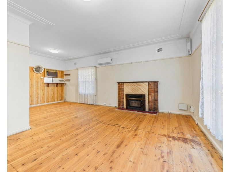 6 Carlson Avenue, Wyoming NSW 2250