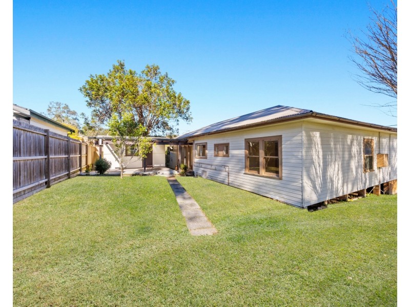 6 Carlson Avenue, Wyoming NSW 2250