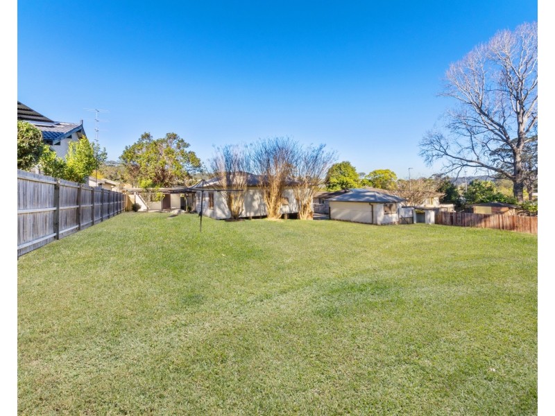 6 Carlson Avenue, Wyoming NSW 2250