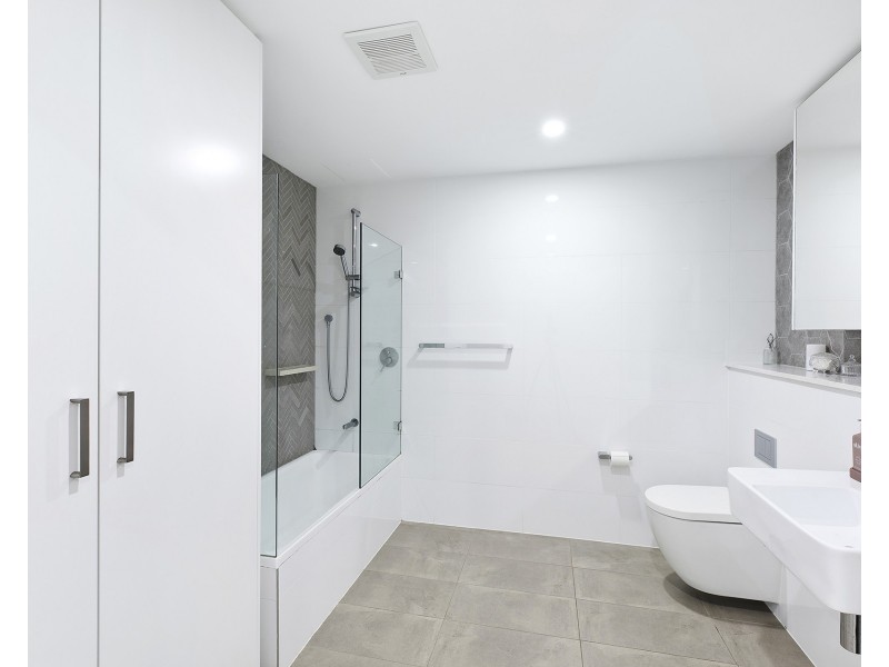 212/25 Mann Street, Gosford NSW 2250