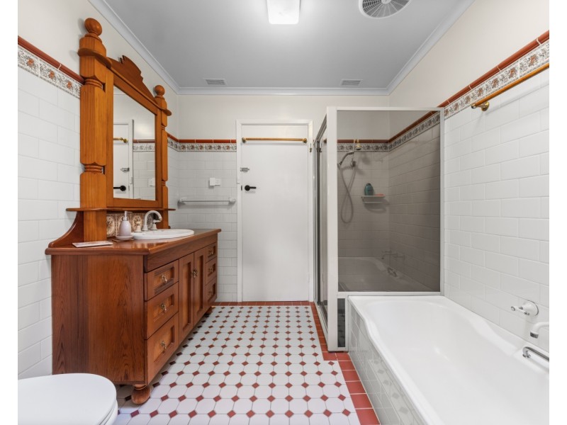 2 Greenoaks Road, Narara NSW 2250