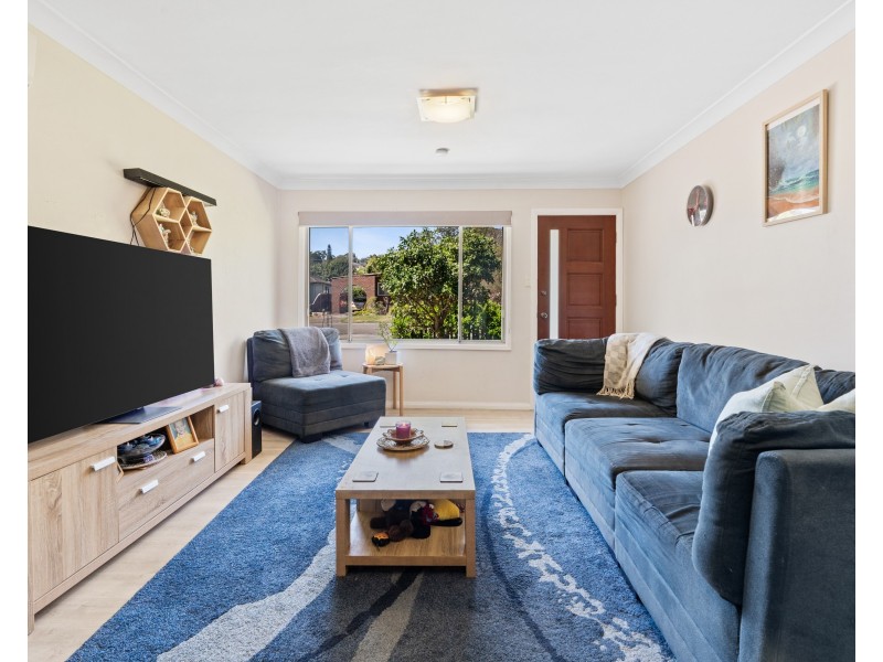 40 Day Street, Wyoming NSW 2250