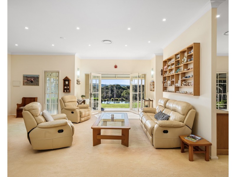 101 Pacific Highway, Mount White NSW 2250