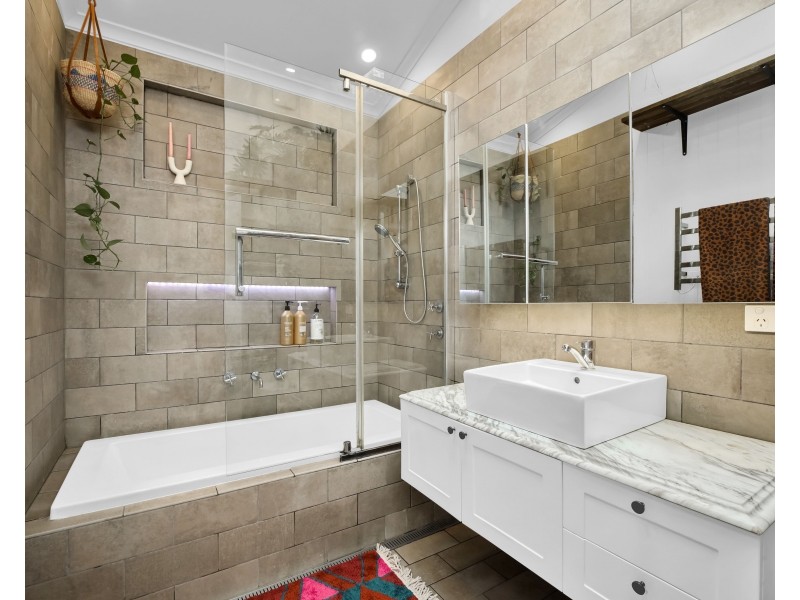 39 Lakin Street, Bateau Bay NSW 2261