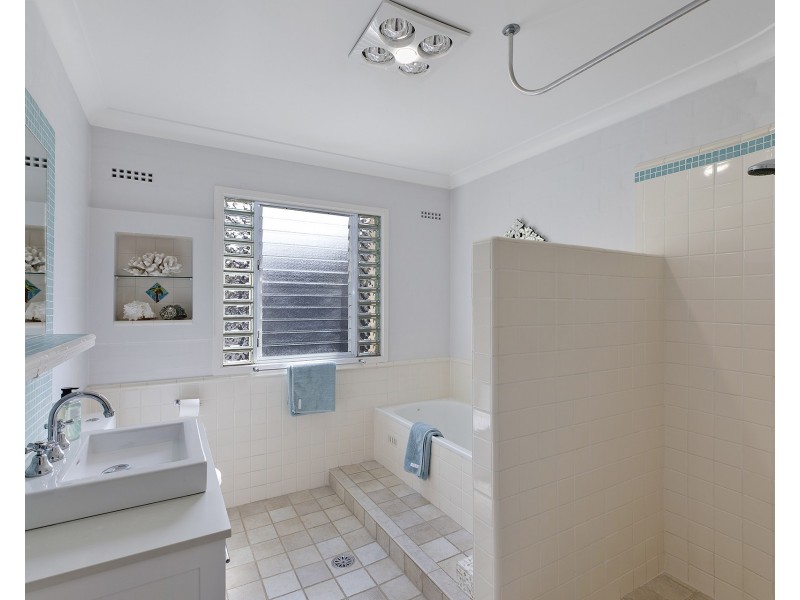 18 Windemere Drive, Terrigal NSW 2260