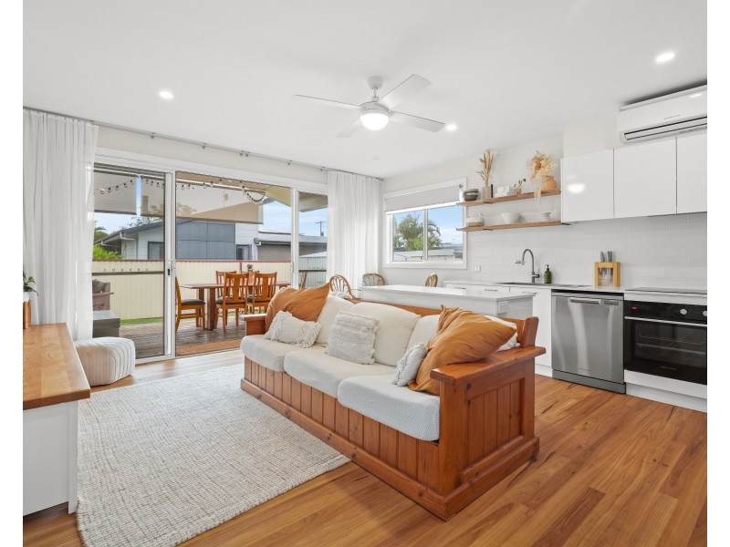 76a Kathleen White Crescent, Killarney Vale NSW 2261