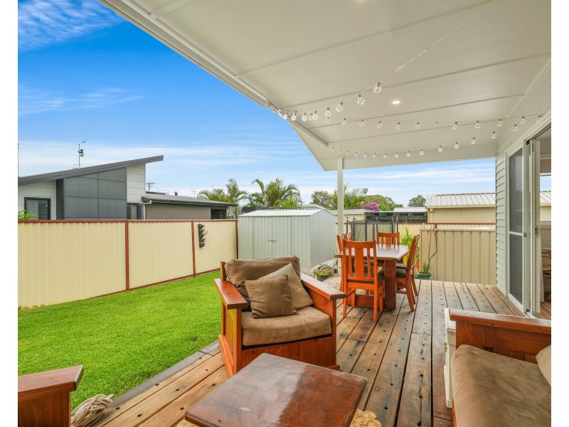 76a Kathleen White Crescent, Killarney Vale NSW 2261