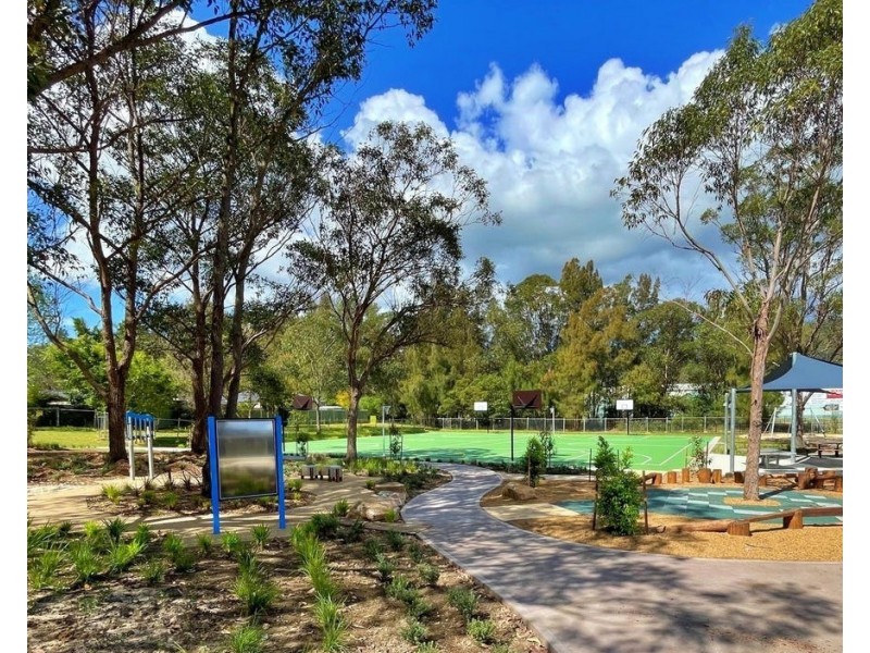 4 Greenvale Road, Green Point NSW 2251
