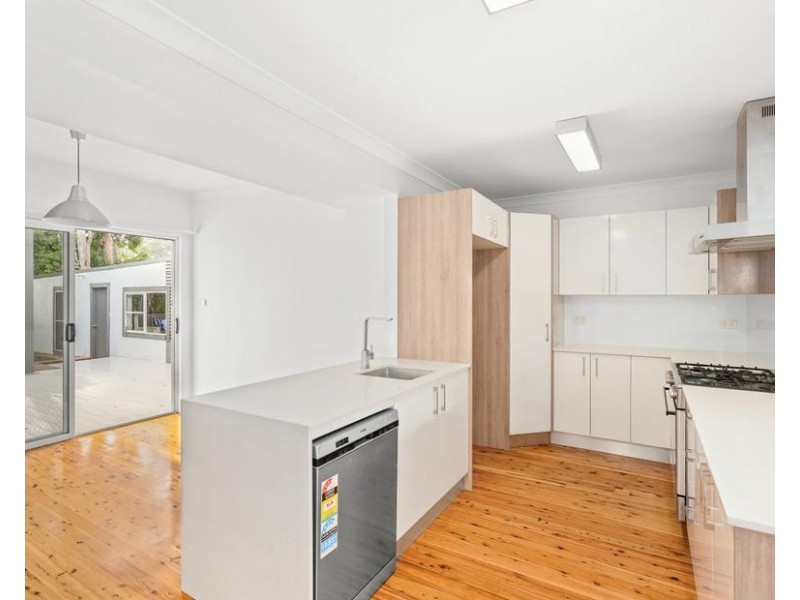 15 Panorama Parade, Berkeley Vale NSW 2261