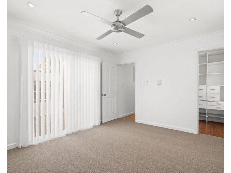 15 Panorama Parade, Berkeley Vale NSW 2261