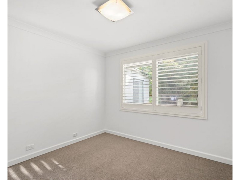 15 Panorama Parade, Berkeley Vale NSW 2261