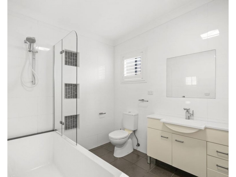 15 Panorama Parade, Berkeley Vale NSW 2261