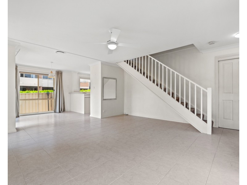 1/37 Melbourne Street, East Gosford NSW 2250