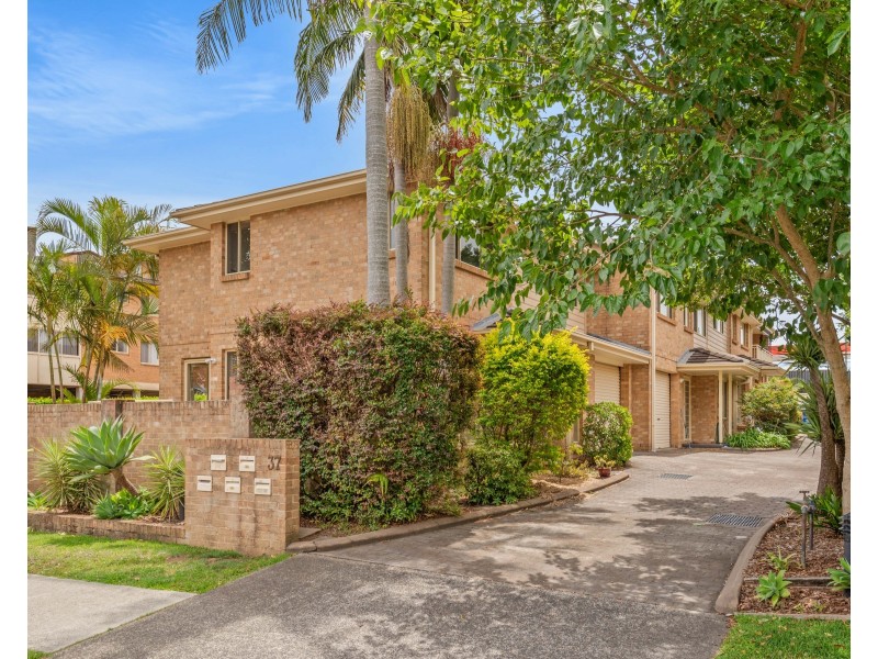 1/37 Melbourne Street, East Gosford NSW 2250