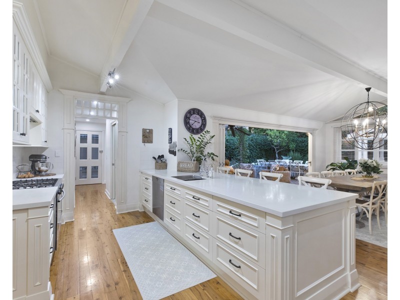 7 Kenmare Road, Green Point NSW 2251