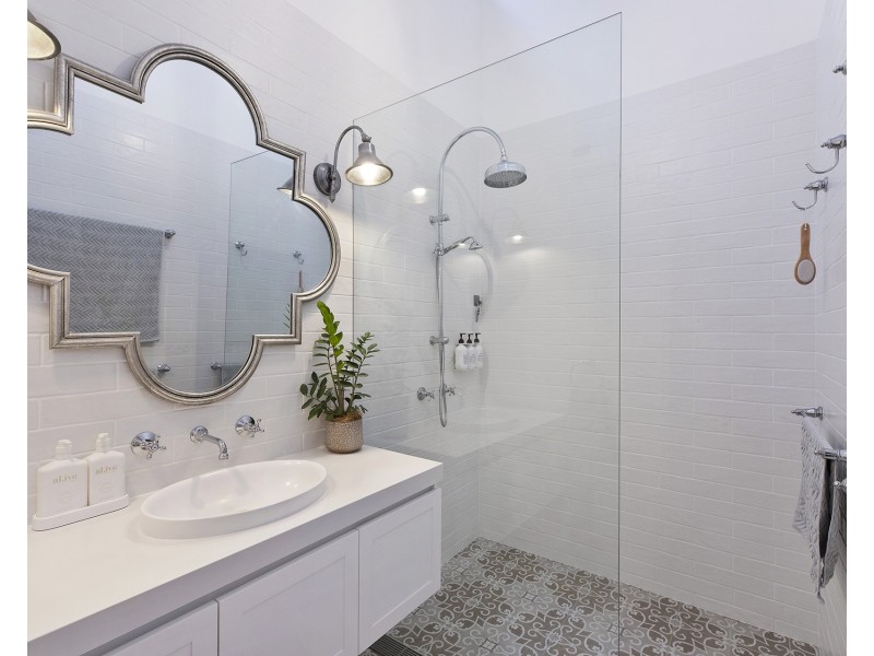 7 Kenmare Road, Green Point NSW 2251