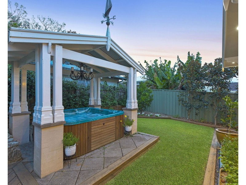 7 Kenmare Road, Green Point NSW 2251